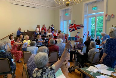 Jubilee concert in the ballroom for the residents