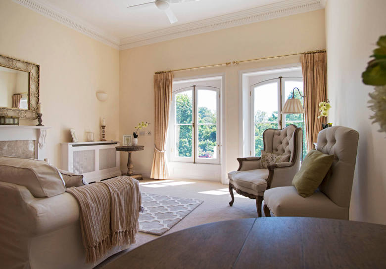 Thamesfield Inside Property